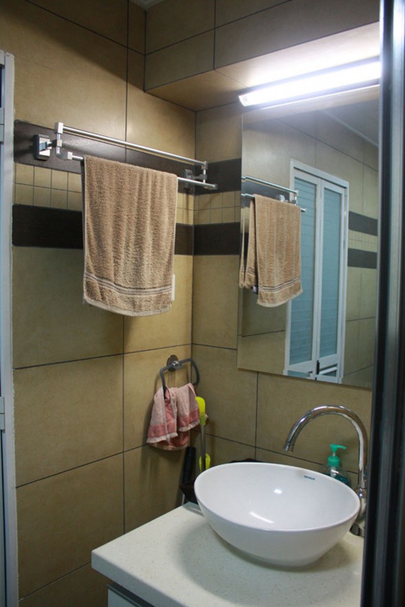 Small and Warmth Apartment Design in Xiamen - Bathroom