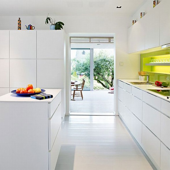 Aluminum Glass Façade Inspiration for A Renovated Old House - Kitchen