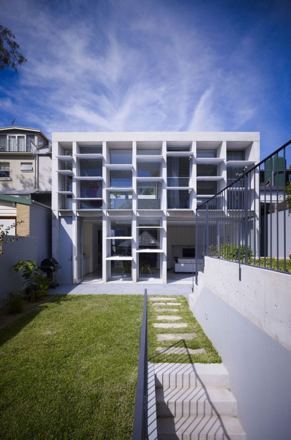 Boxes Concrete Façade, Unusual House Design in Sydney - Garden