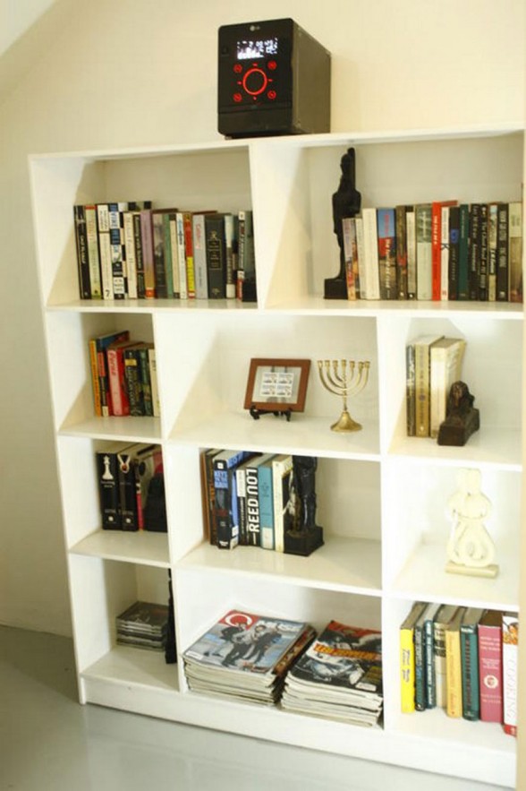 Bright and Minimalist Apartment Style - Bookshelf