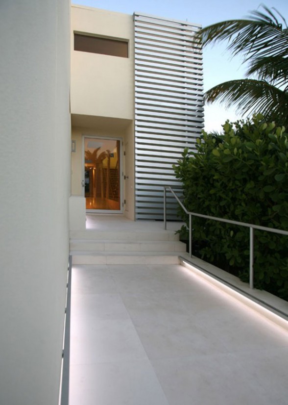 Great Beachfront House Design from Hughes Umbanhowar - Garden