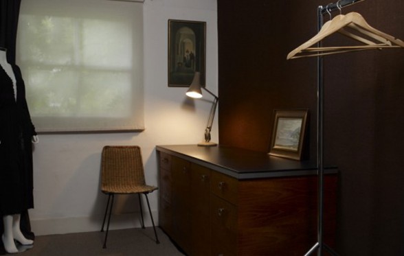 Location 78, Dark Interiors Ideas for Your Dream Homes - Working Desk