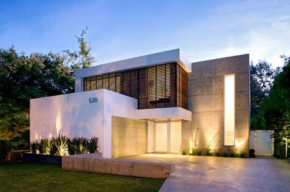 Modern House Design with Comfortable Interior Ideas - Garage