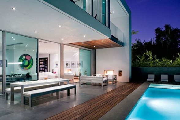 Modern House Design with Comfortable Interior Ideas - Pool
