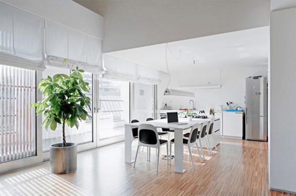 Modern Italian Apartment with Little Contemporary Style - Dining Room