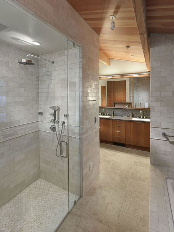 Renovated Road House with Contemporary Style - Bathroom