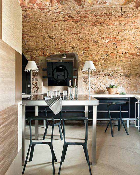 Rustic Interior Ideas from A Farmhouse in Spain