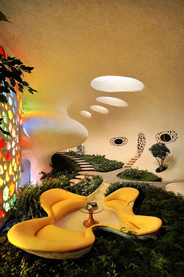 Shell Shaped House, Unique Home Design from Arquitecturaorganica - Livingroom