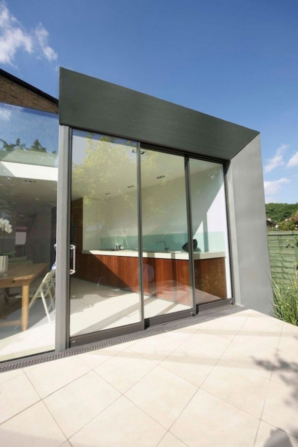 Simple Modern Terrace House Design in LondonHouse  - Kitchen