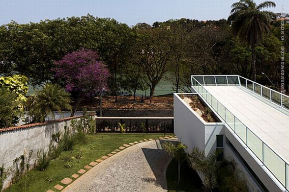 Unusual Architecture from A Modern House in Brazil - Rooftop