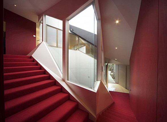 Amazing Shape of a Beach Cottage Design from McBride Charles Ryan - Staircase