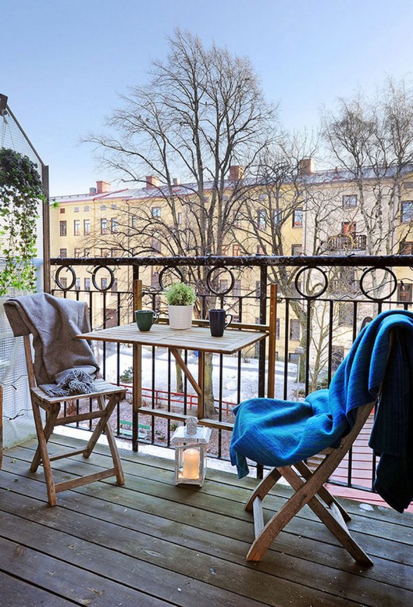 Beautiful Contemporary Style of Gothenburg Apartment - Balcony
