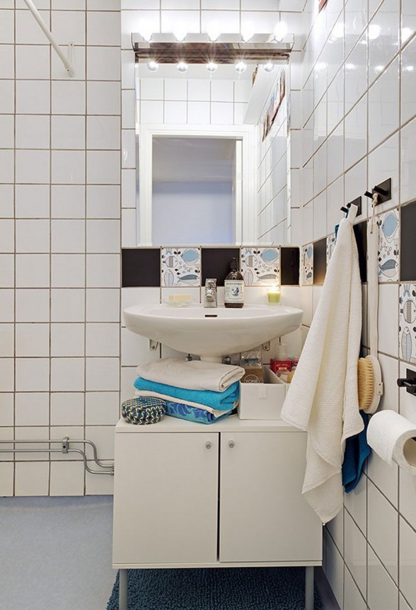 Beautiful Contemporary Style of Gothenburg Apartment - Bathroom