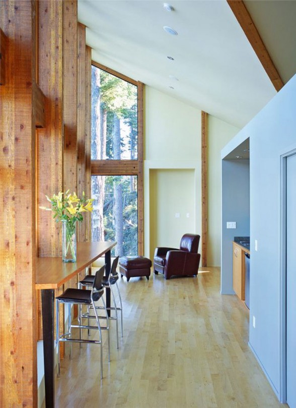 Canadian Lake House Design, Best Retreat Location - Interior