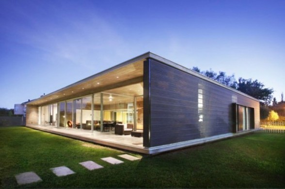 Casa Codina, Fabulous Wooden House with Cubic Shape from A4estudio - Courtyard
