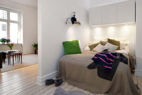 Contemporary Apartment Design in Small Loft Area and Bright Interior - Bedroom