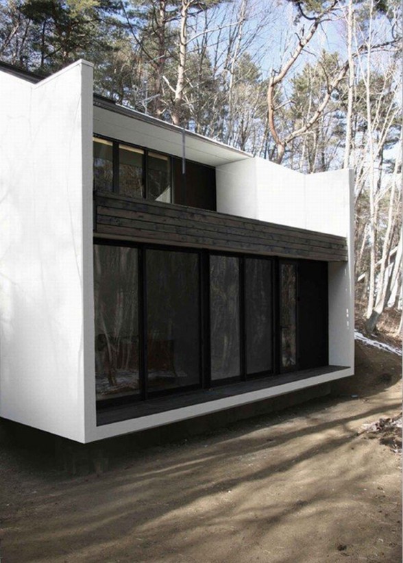 Forest House Design with Futuristic Architecture from Curiosity - Backyard