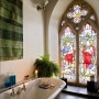 Georgian House Design made from Old Church in England: Georgian House Design Made From Old Church In England   Bathtub