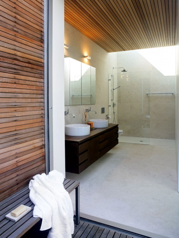 Glass Bungalow Design with Some Wooden Materials - Bathroom