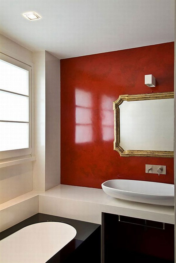 Gorgeous Interior Design from Carola Vannini in Marco Polo Apartment - Bathtub