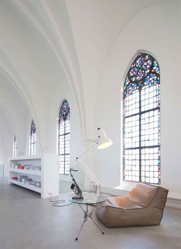 Gothic Church Turned into White Contemporary Home in 2009 - Reading Desk
