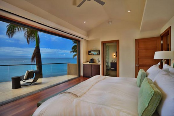 Luxurious Villa Design in Hawaii with Great Landscapes - Bedroom with Panoramic View