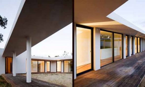 Miraventos, Modern House Design in Portugal by Eduardo Trigo de Sousa and ComA - Glass Door
