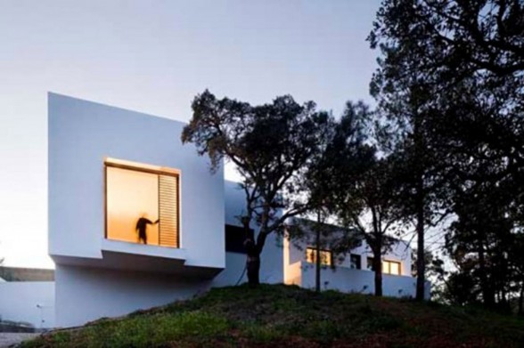 Miraventos, Modern House Design in Portugal by Eduardo Trigo de Sousa and ComA - Natural Environment