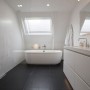 Modern Interior Ideas from Renovated Apartment in Amsterdam: Modern Interior Ideas From Renovated Apartment In Amsterdam   Bathtub