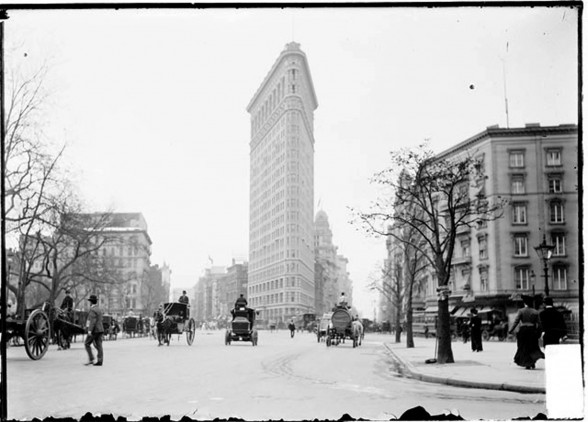 New York Landmark from 1902s, Classic Architecture of the Flatiron - Old Picture