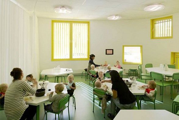 Nursery School Building in Yellow Color in SwedenYellow - Bright Interior