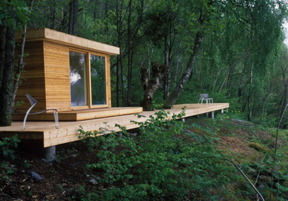 Small Lake House Architecture from Wooden Materials - Entrance