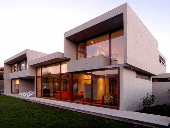 Solid Architecture of Fleischmann-Ossa House by Mas y Fernandez Arquitectos Architects