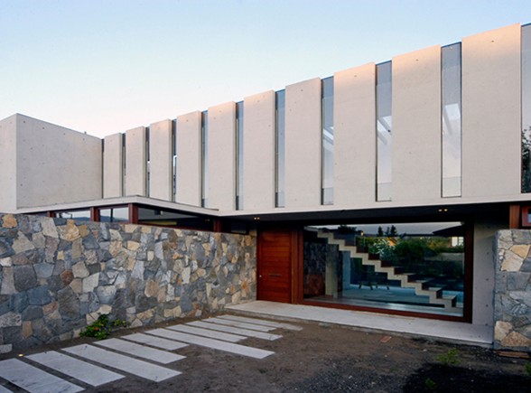 Solid Architecture of Fleischmann-Ossa House by Mas y Fernandez Arquitectos Architects - Glass Facade