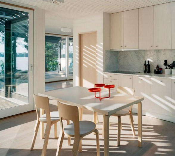 Summer Cottage House with Modern Style from Tham & Videgard Hansson Arkitekter - Kitchen and Dining Table
