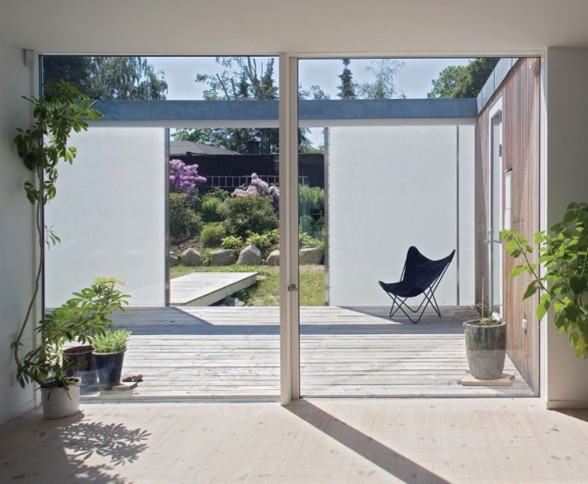 Summer House Design with Innovative Architecture from Dorte Mandrup Arkitekter - Entrance
