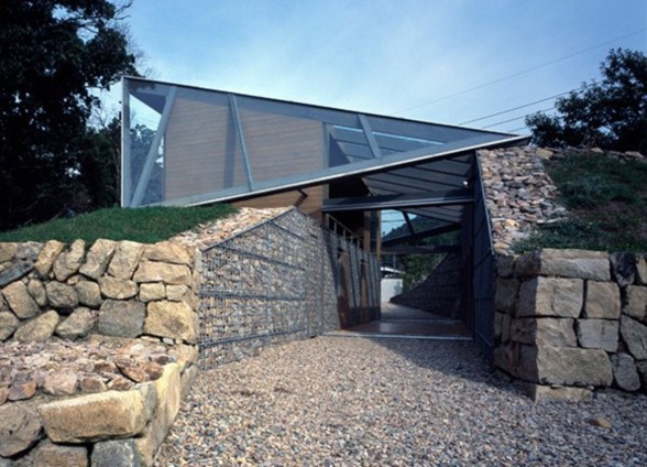 The Beach Valley, a Roof of Glass House Design