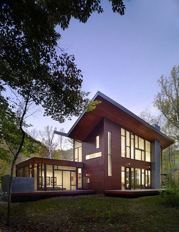 The Harkavy Residence, Wooden House Inspiration by Robert Gurney Architect