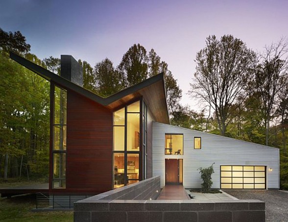 The Harkavy Residence, Wooden House Inspiration by Robert Gurney Architect - Facade