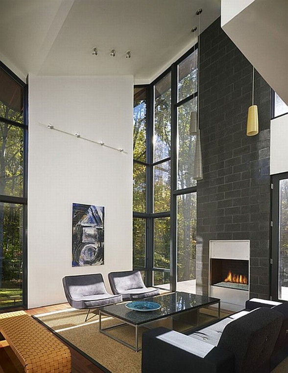 The Harkavy Residence, Wooden House Inspiration by Robert Gurney Architect - Livingroom with Fireplace
