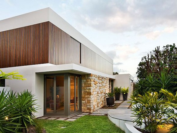 The Mosman, Luxurious Residence in Sydney from Corben Architects with Beautiful Views - with Garden