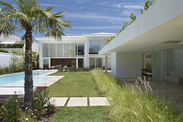 Two Blocks Villa with Luxury Style in Brazil