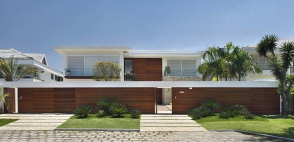 Two Blocks Villa with Luxury Style in Brazil - Facade