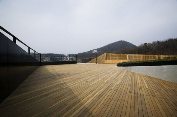 Unusual Wood House Design in KoreaHouse - Rooftop