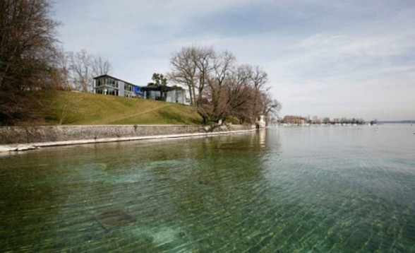 Modern Complex House Face the Lake Geneva by SAOTA Architect