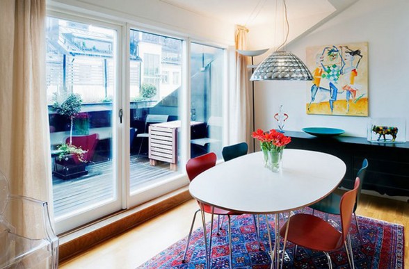 Vintage Decoration in Amazing Apartment Design from Skeppsholmen - Round Dining Table