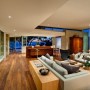 Contemporary California Home Project with Warm Furnishing Layouts: California House Living Room
