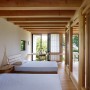 Wonderfully Adapted to A Reasonable Climate: Yatsugatake Villa in Japan: Yatsugatake Modern Residence Bedroom