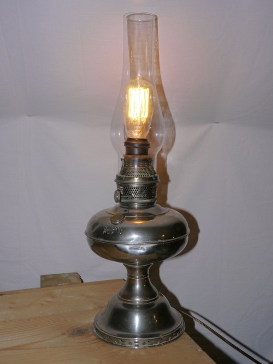 Dull Electrified Oil Lamp Design Glass Frame Silver Body