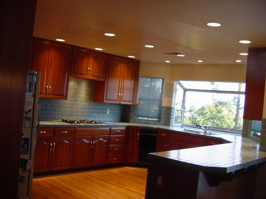 Fabulous Wooden Style Cabinets Kitchen Lighting Design Ideas